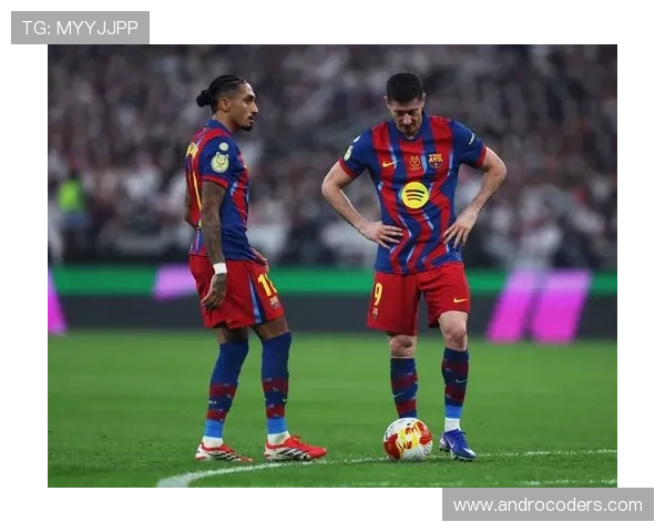 拉菲尼亚与萨卡：同代边锋角色定位与进攻效率对比分析