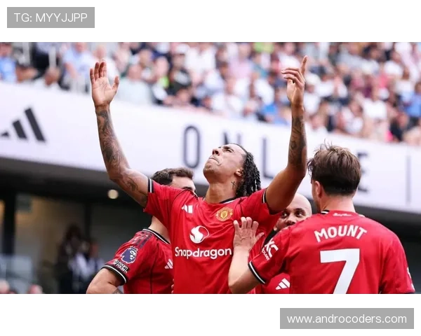 曼联进攻哑火,表面缺空间实则全队连接断裂,进攻体系稳定性面临考验 曼联进攻哑火,表面缺空间实则全队连接断裂,进攻体系稳定性面临考验