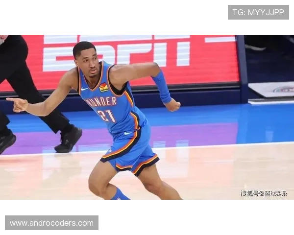 威金斯突破拉开进攻空间 提升勇士关键时刻得分效率